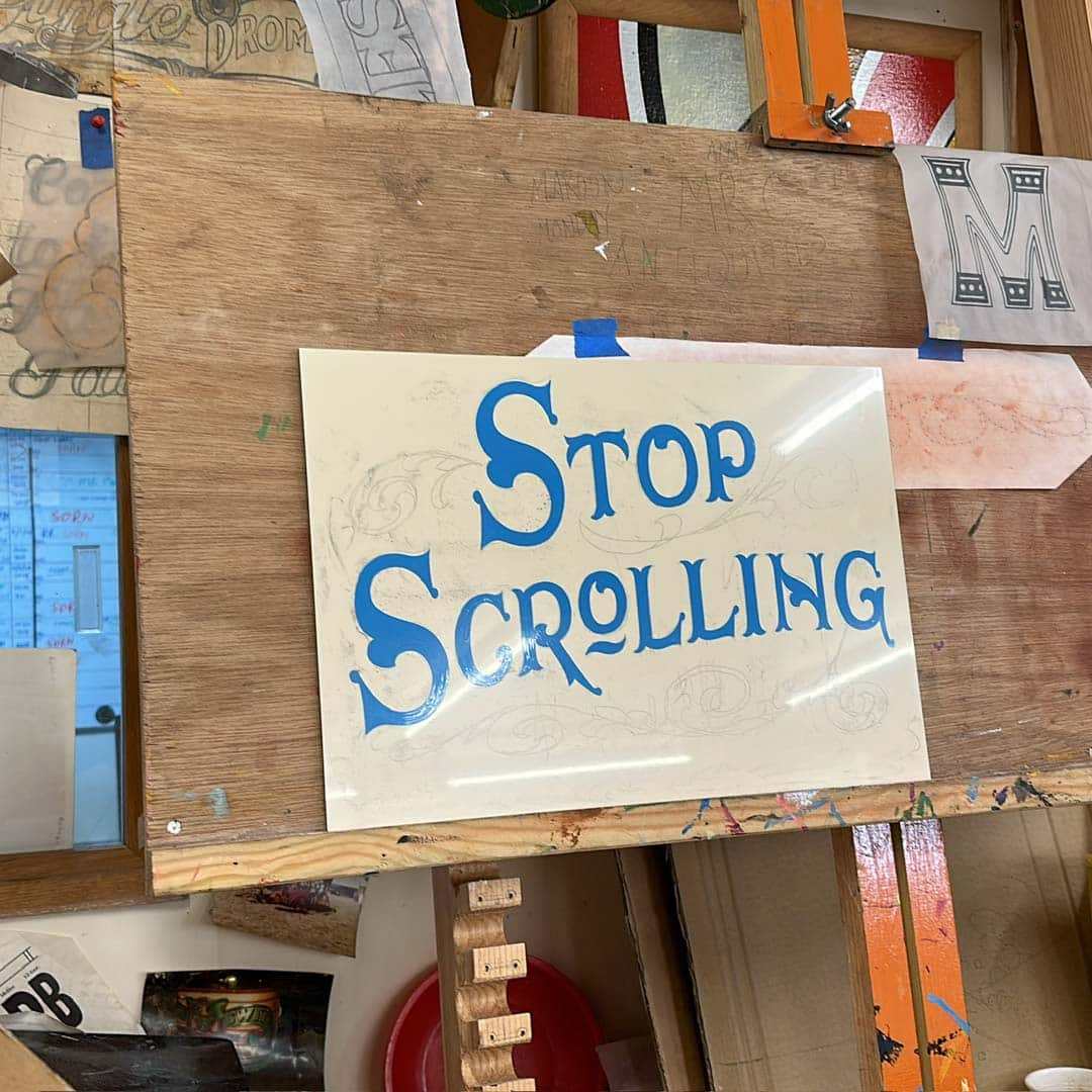 Stop scrolling sign