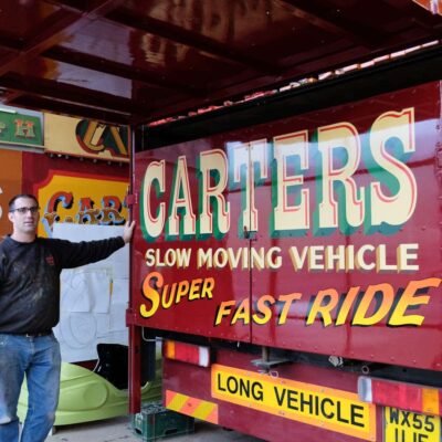 Joby Carter advanced signwriting techniques on lorry