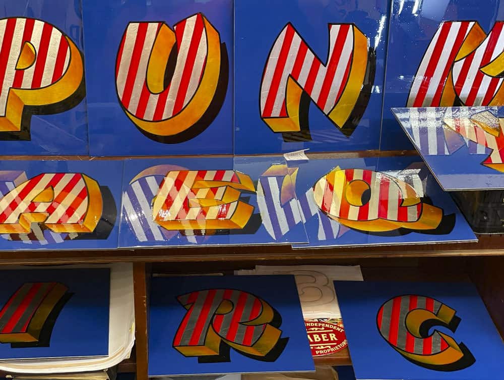 Hand painted letters in the style of Fred Fowle 'pyjama'